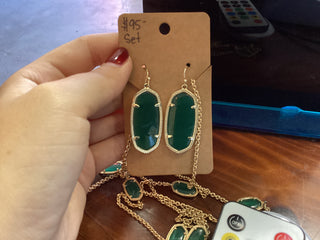 Green earring and necklace